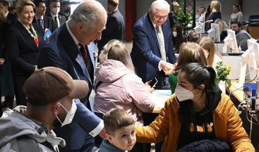 Kral Charles Almanya’da! Ukraynalı mültecilerle bir araya geldi